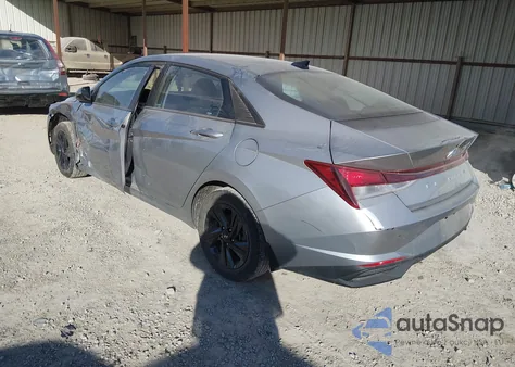 2022 Hyundai Elantra Sel z USA, uszkodzony, nr VIN 5NPLM4AG4NH077274